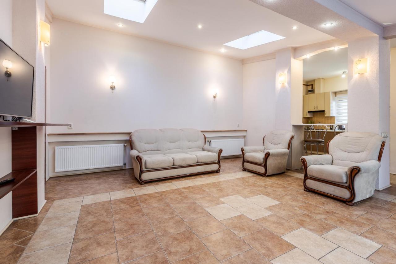إلفيف Mangal And Terrace In Center Apartment المظهر الخارجي الصورة